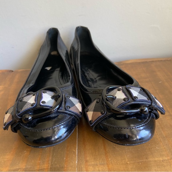 Burberry Patent Leather Ballet Flats-Black with Nova Plaid Buckle-Size 36.5 - Picture 3 of 11